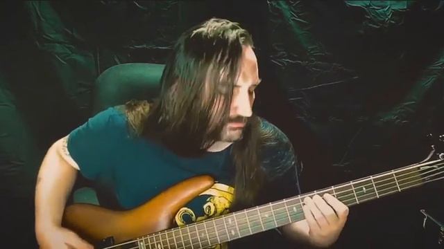 Machine Gun Kelly ft. Halsey - Forget Me Too (Bass Cover) смотреть онлайн