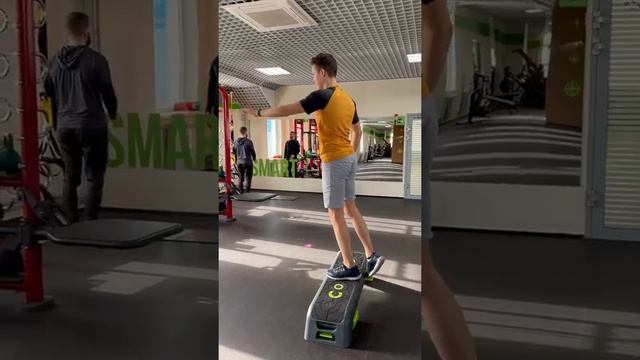 Персональная тренировка мальчика подростка в фитнес-клубе XFIT по методике Smart Fitness смотреть онлайн
