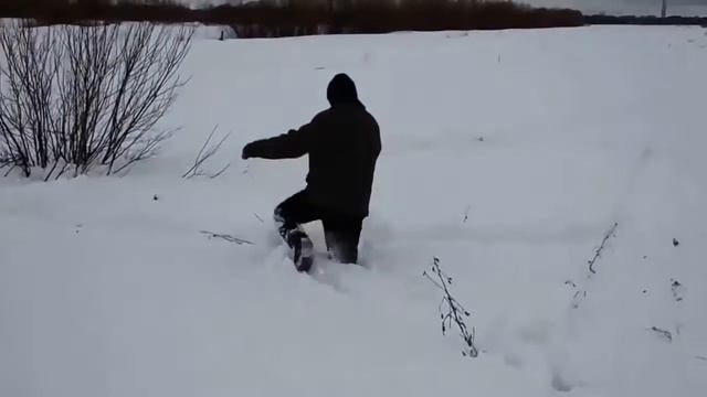 Мотобуксировщик Ахтар по сырому снегу смотреть онлайн