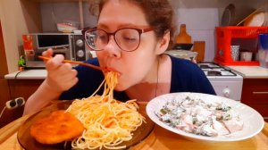 Мукбанг Спагетти, Котлета по-киевски, Салат из редиски/Жизненные истории про моего деда