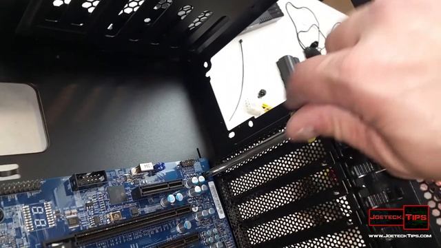 Building The Cooler Master HAF 932 Windows 2012 Server | JoeteckTips смотреть онлайн