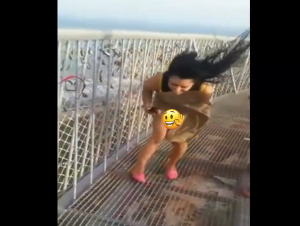 коллекция мини приколов "ветерок под юбкой"