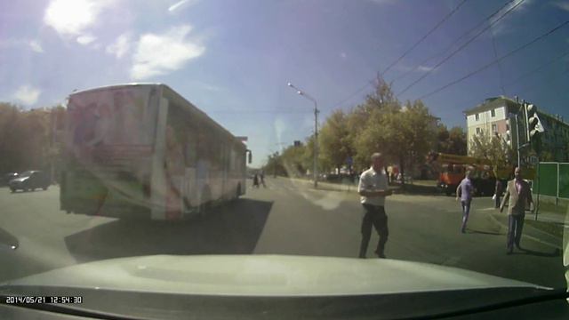 Фура зацепила провода смотреть онлайн