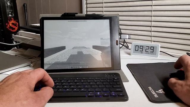 Playing Minecraft Java on Android 10 on Onyx Boox Note 3 E-Ink Reader [because I can] смотреть онлайн