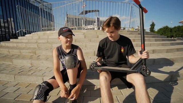 Тестируем самокат Tech Team Vespa 2020 смотреть онлайн