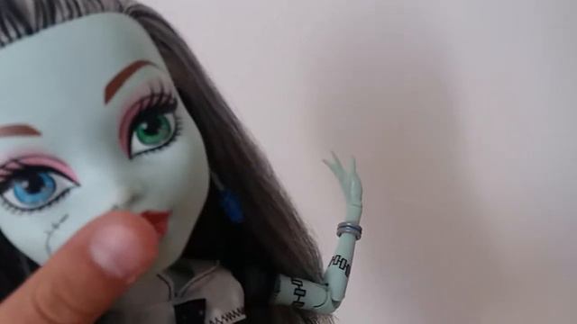 Frankie frightfully tall ghoul смотреть онлайн