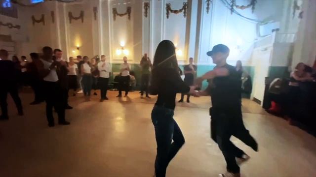 Bachata Class at Hammersmith Salsa & Bachata Club, by Jeff & Mia - Incognito Dance смотреть онлайн