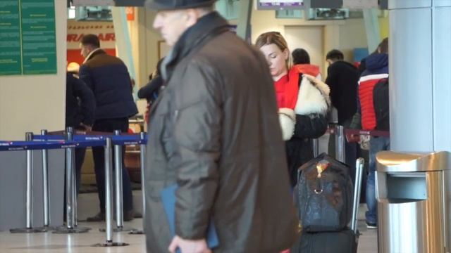 За 7 часов до НГ. Аэропорт Домодедово (Снято на Sony a6000 + 55-210mm f/4.5-6.3 E SEL-55210) смотреть онлайн