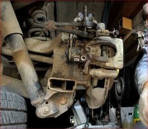 X-Trail ремонт заднего суппорта с электронным ручником.