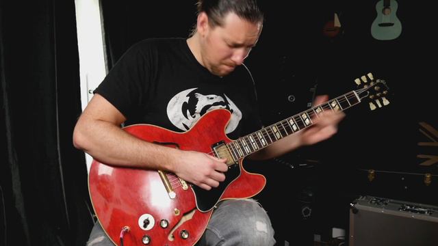 The Tone from the Gibson 345 guitar is AMAZING! смотреть онлайн