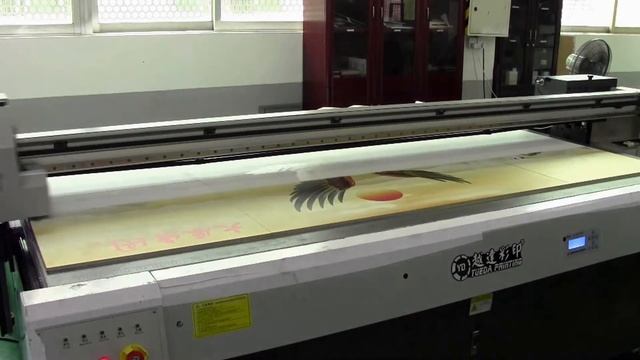 shenzhen Large size Ricoh uv printer/G5 head ceramic uv machinery with white color embossment смотреть онлайн