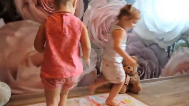 Рисуем пальчиковыми красками,детское творчество,пальчиковыми красками смотреть онлайн