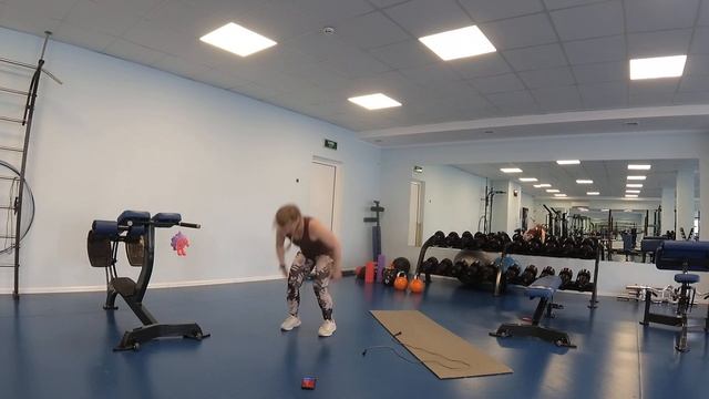 Воскресным бёрпи ДА! Негуманное Кардио - успеть за 30 минут: 300 бёрпи и 3000 прыжков через скакалк смотреть онлайн