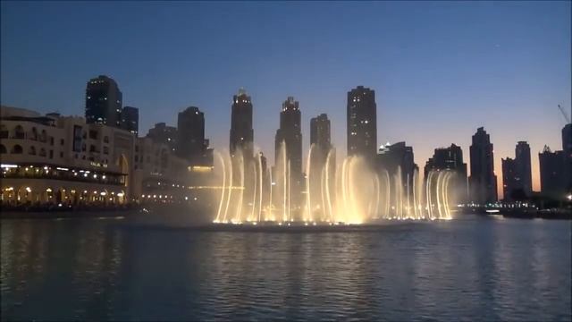 Dubai Fountains. Потрясающие поющие фонтаны в Дубае. смотреть онлайн