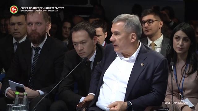 Рустам Минниханов о необходимости провести работу по продвижению продукции самозанятых смотреть онлайн