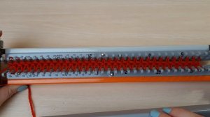 СВЯЗАЛА ШАРФИК НА ВЯЗАЛЬНОЙ МАШИНКЕ "ИВУШКА". ДОВОЛЬНА РЕЗУЛЬТАТОМ.