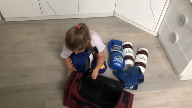 Разбираем сумку для тренировки смотреть онлайн