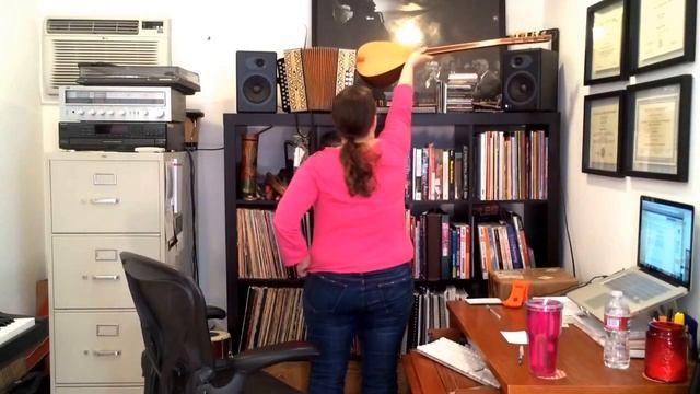 How to Improvise using the Flamenco Scale - Part of the Riffs, Runs, and Melisma Series. Ep. 99 смотреть онлайн