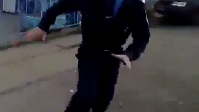 Пьяный Мент Хохол vs Гопник смотреть онлайн