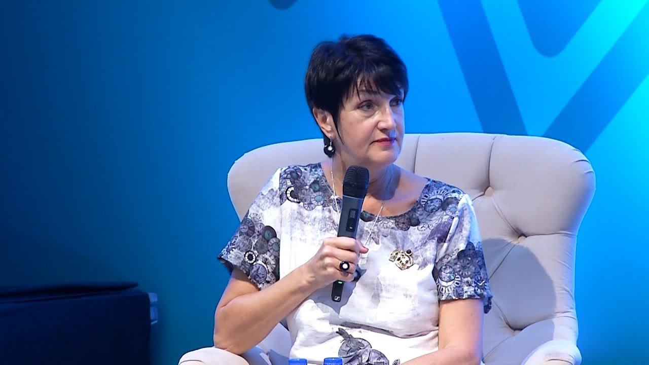 Status PRO — Мария-Елена Скрейя смотреть онлайн