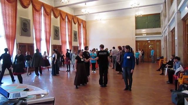 разучивают танцы к балу смотреть онлайн