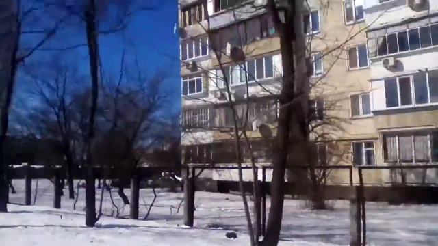 Гуляес в школе и возле школы ми УВИДЕЛИ!!!( смотреть онлайн