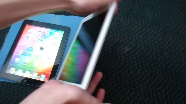 The New iPad (3) Unboxing 2012 UK смотреть онлайн