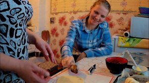 Дела житейские. Про подогрев на тракторе, мягкие булки и теплую будку для собаки.