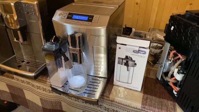 Как Вспенивает Миндальное молоко Автоматическая Кофемашина? Delonghi Primadonna S. смотреть онлайн