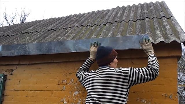 Водосточные желоба своими руками за 10 минут. Сбор дождевой воды. смотреть онлайн