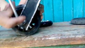 как поставить  колеса на трюковой самокат. туторил на постоновку колес?