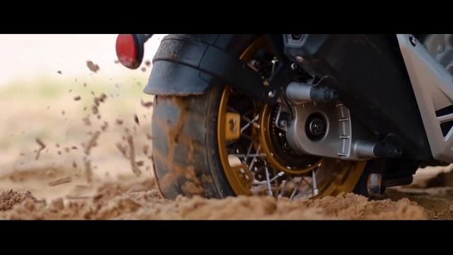 Рекламный ролик китайского скутера LONGJIA XDV 250Si смотреть онлайн