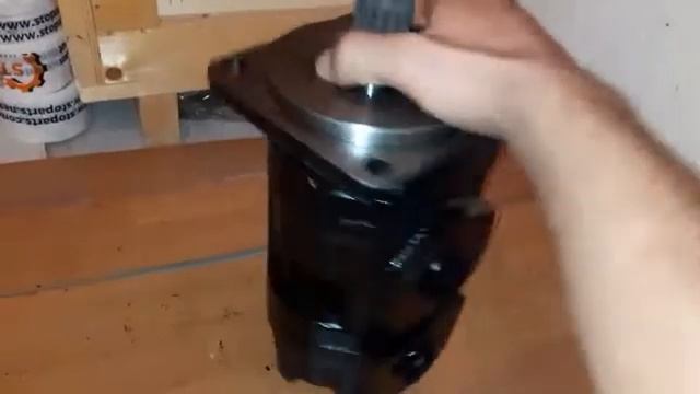 134404 HYDRAULIC PUMP HEMA смотреть онлайн