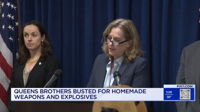 NYC brothers had 'hit list,' weapons arsenal: DA смотреть онлайн
