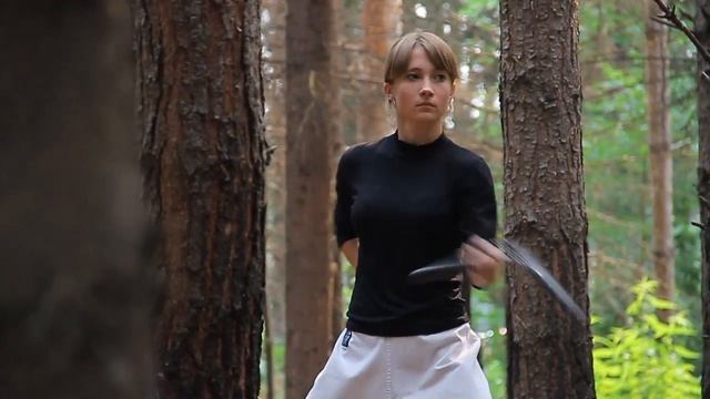 Спортивная девушка. Нунчаку.Nunchaku. смотреть онлайн