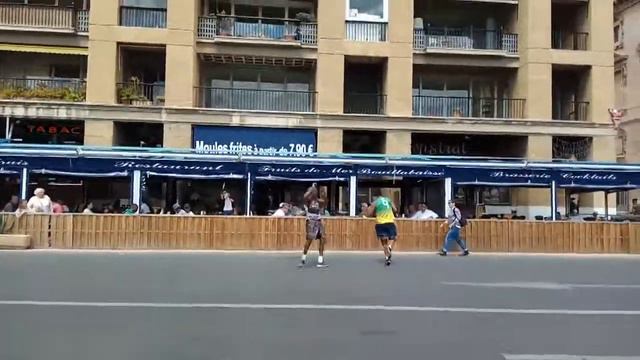 ФРАНЦИЯ, МАРСЕЛЬ, ПО УЛИЦАМ ГОРОДА смотреть онлайн