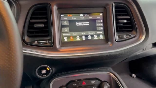 Dodge Challenger из США с минимальным повреждением за 12200$ смотреть онлайн