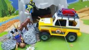 Мультики для детей с игрушками - Опасный отдых! Новые мультфильмы про машинки 2021..mp4