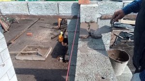 Очень чистая кладка шлакоблока (ложим "рядовой" блок)