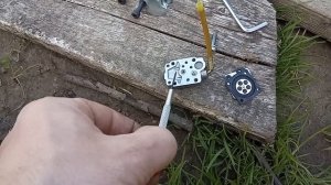 Триммер ECHO SRM-350ES  теряет мощность и глохнет при подаче газа. Решение.