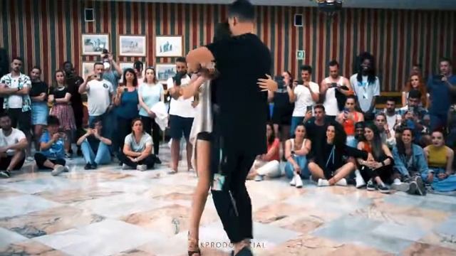 KIZOMBA : Vidéo Instagram de @jesusyannikizomba смотреть онлайн