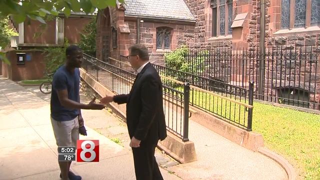 Local organizations react to the separation of families at the border смотреть онлайн