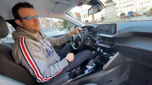 PEUGEOT 208 смотреть онлайн