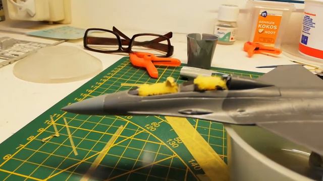 F-16 Night Falcon Italeri scale 1/72 full build смотреть онлайн