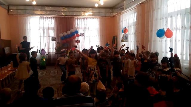 У меня лагерь смотрит косо смотрят вы на канале лайкер Я тоже смотреть онлайн