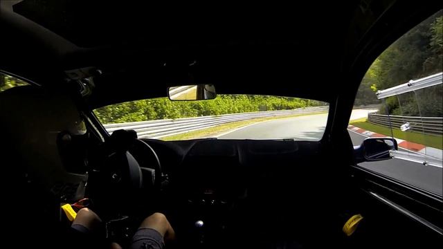 Clio 3 RS vs. Ferrari 488 + Porsche GT3 - Nordschleife 09.07.2017 смотреть онлайн