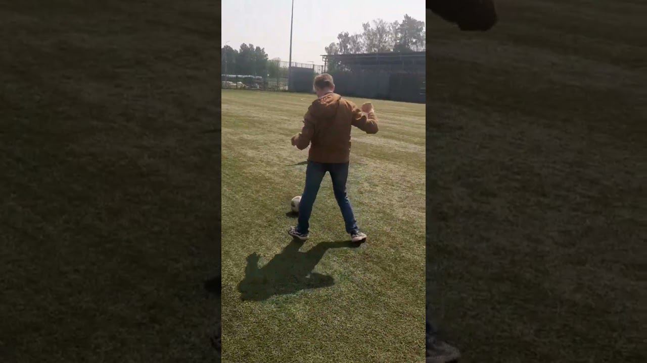 Люблю играть в футбол смотреть онлайн