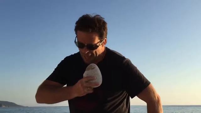 Внимание это реальная съёмка!!! Практика разбивание и откусывания камней смотреть онлайн