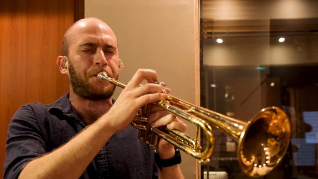 Urban Tale - Ziv Kartaginer (Live session) смотреть онлайн