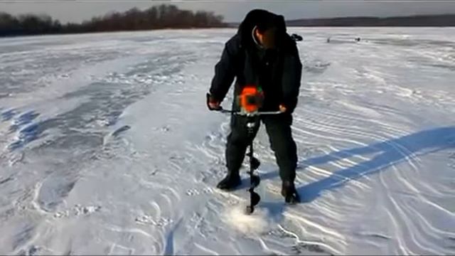 Мотоледобур Normark Power Ice Drill (Husqvarna 326) и шнек Mora смотреть онлайн
